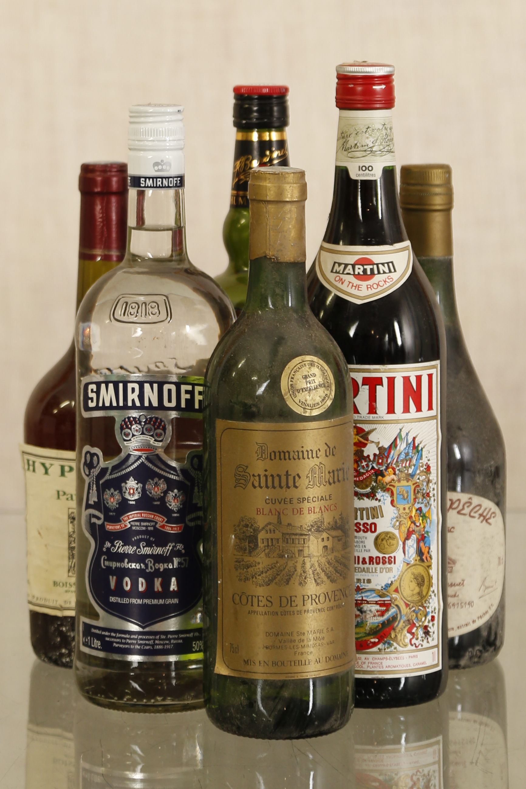 Ensemble d’environ 20 bouteilles comprenant :