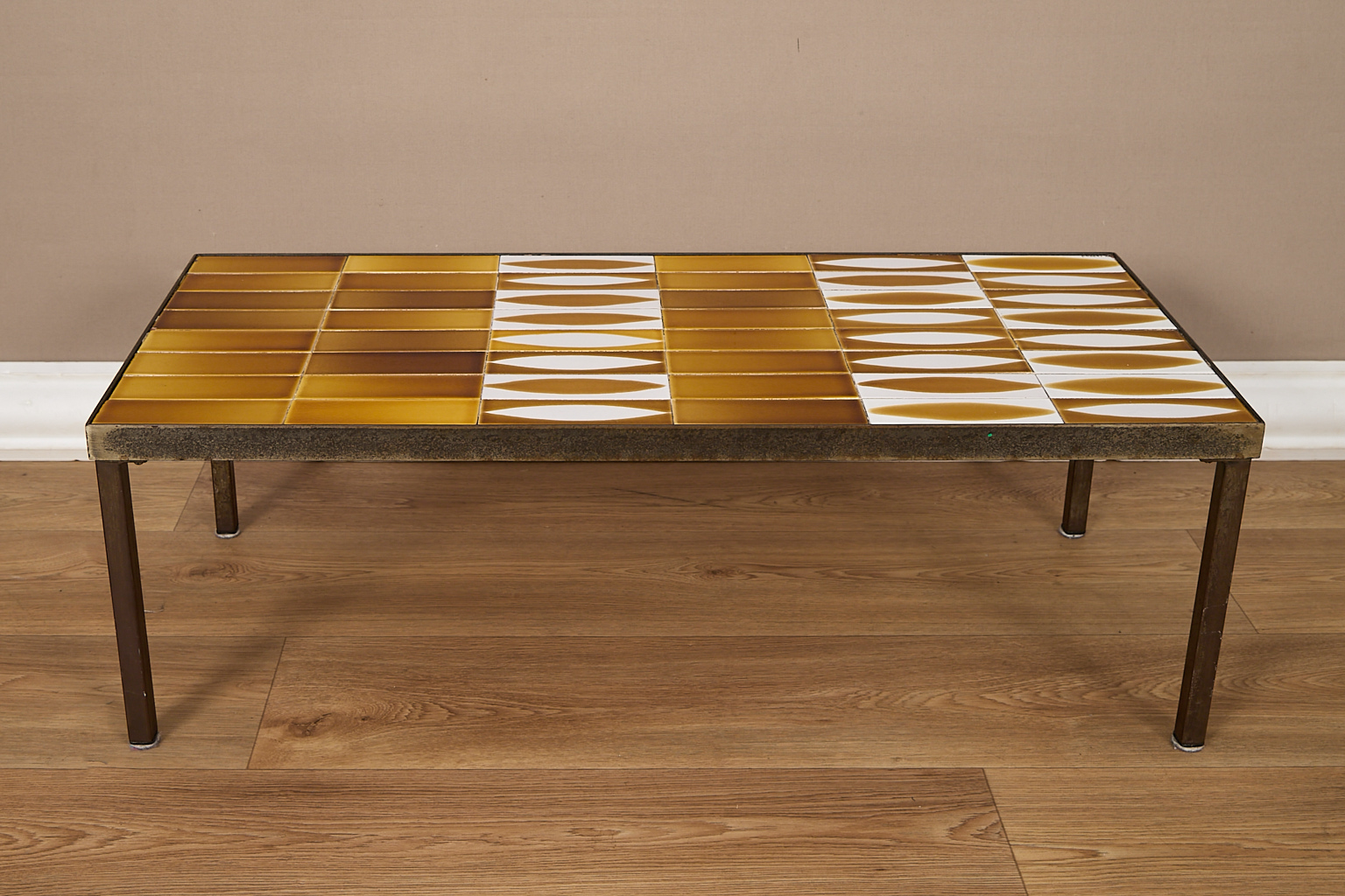 Table basse T9, dite « navette »