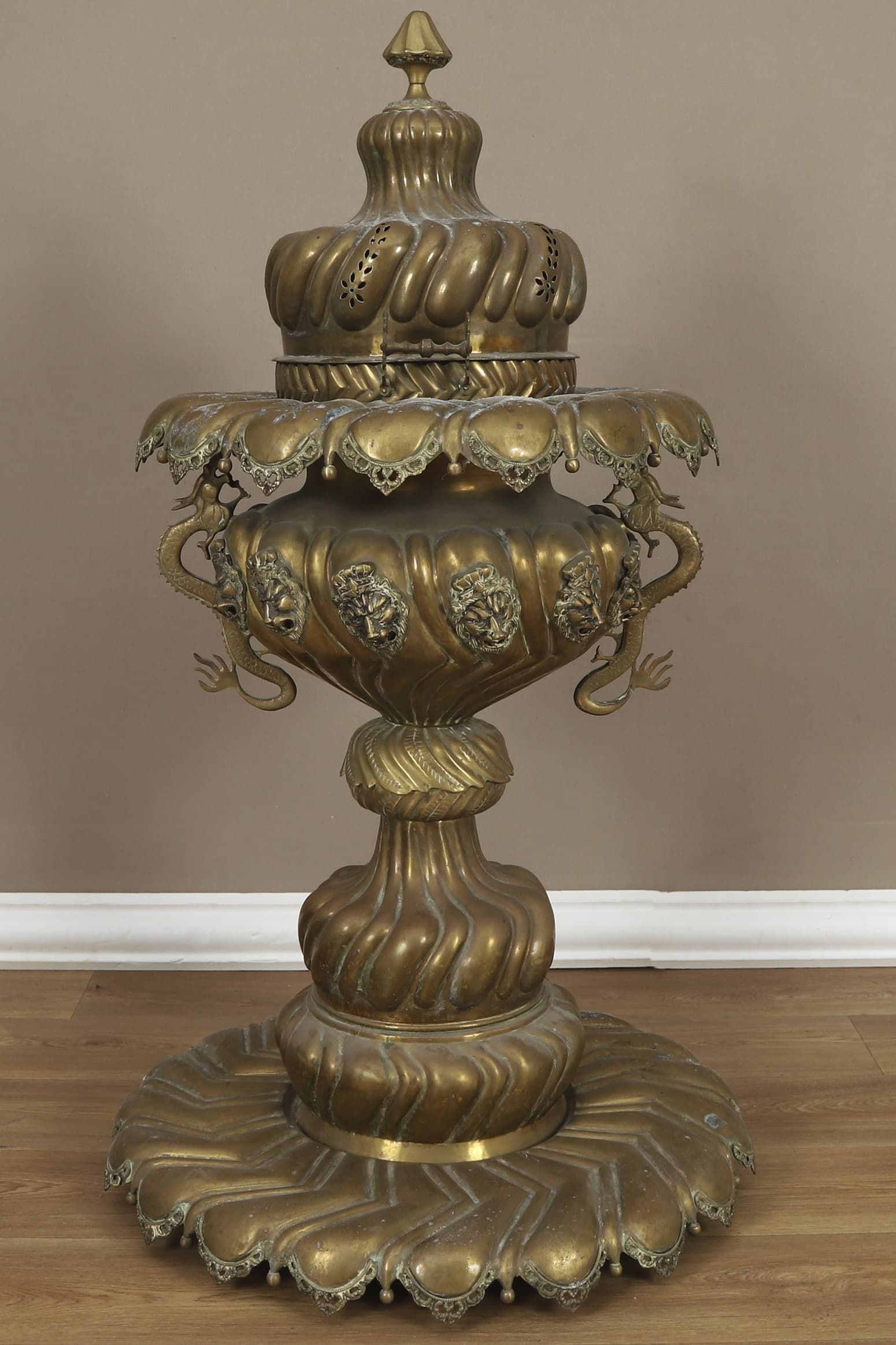 Travail ottoman Grand brasero