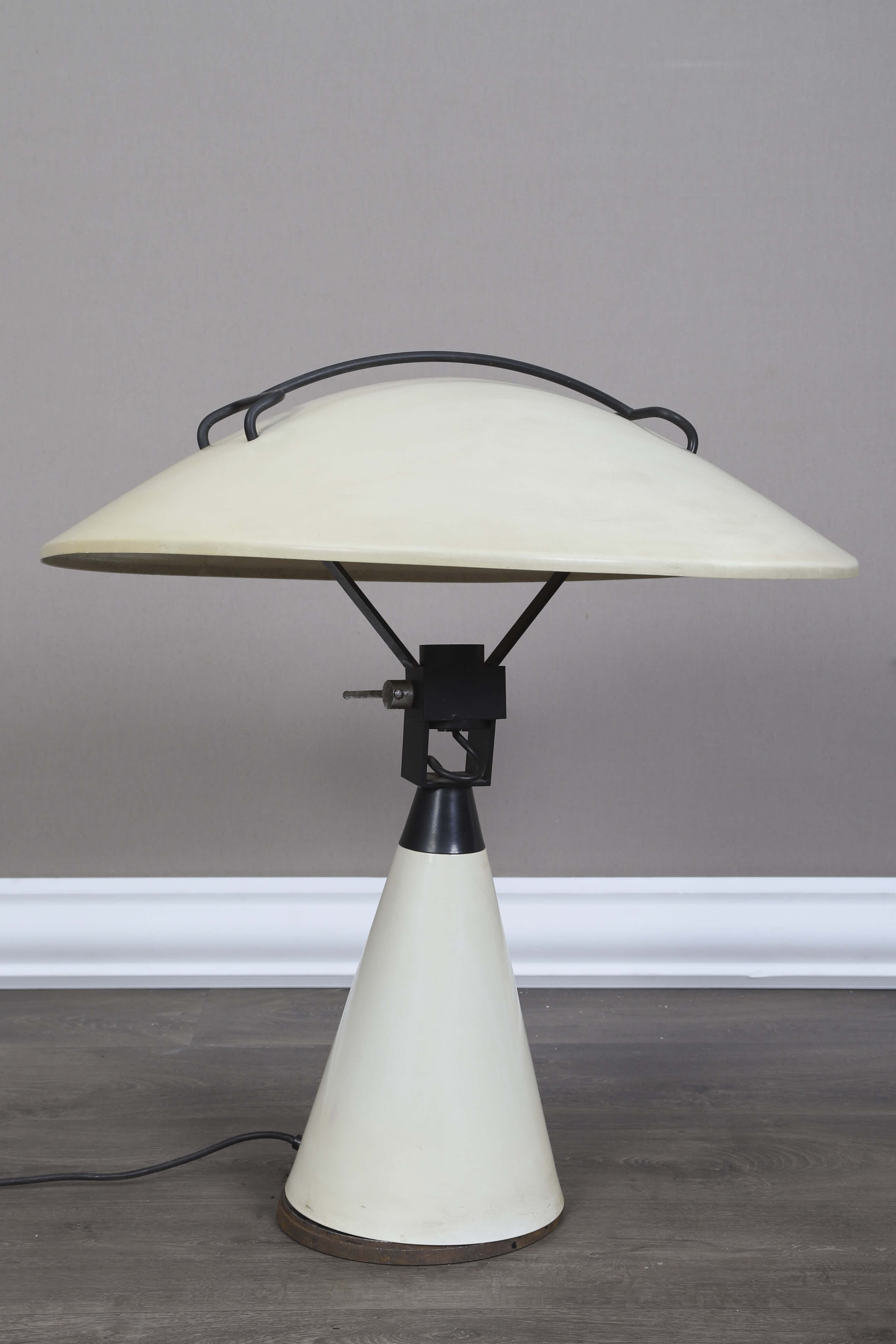 Lampe de table, modèle Radar 676