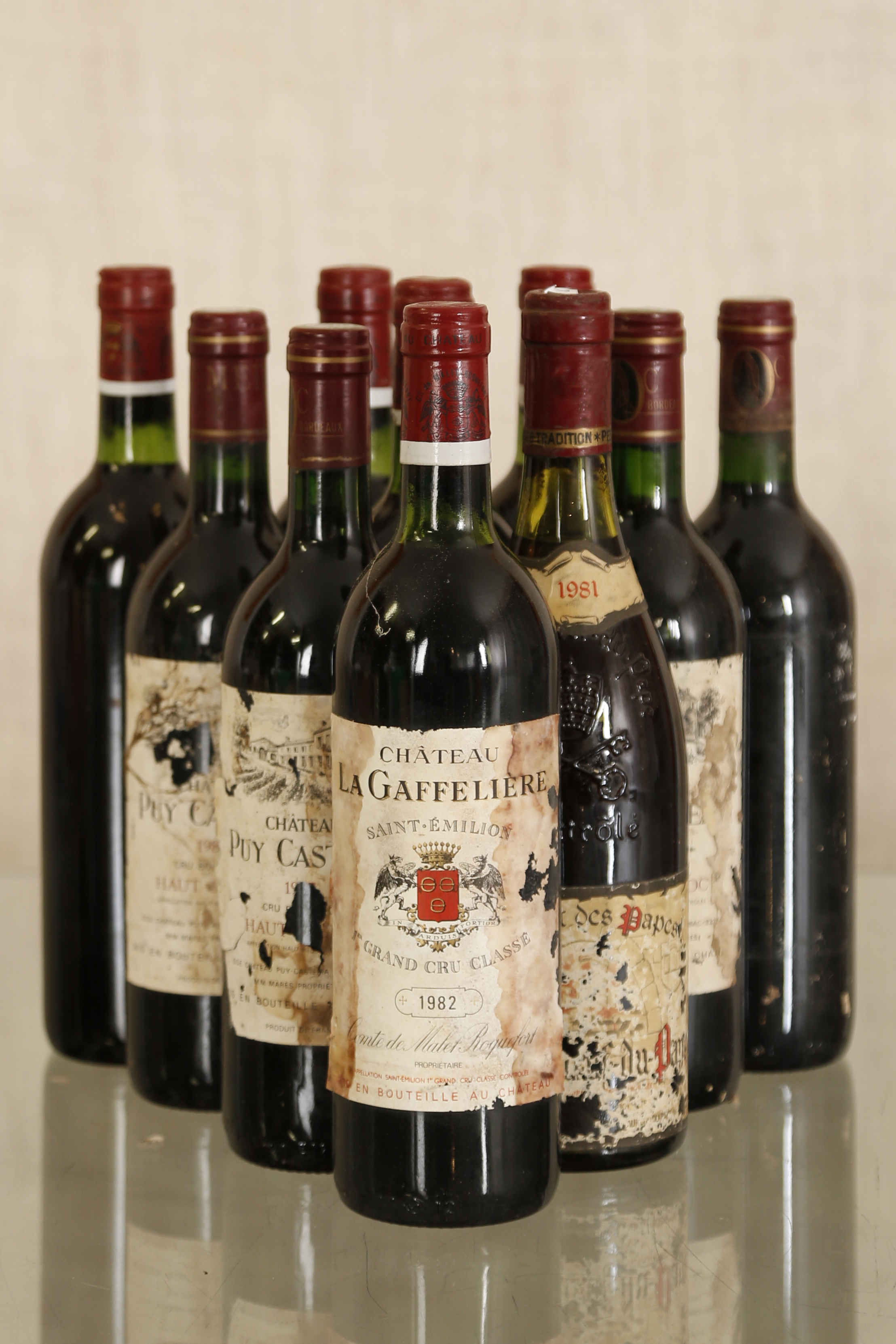 Ensemble de 10 bouteilles comprenant :