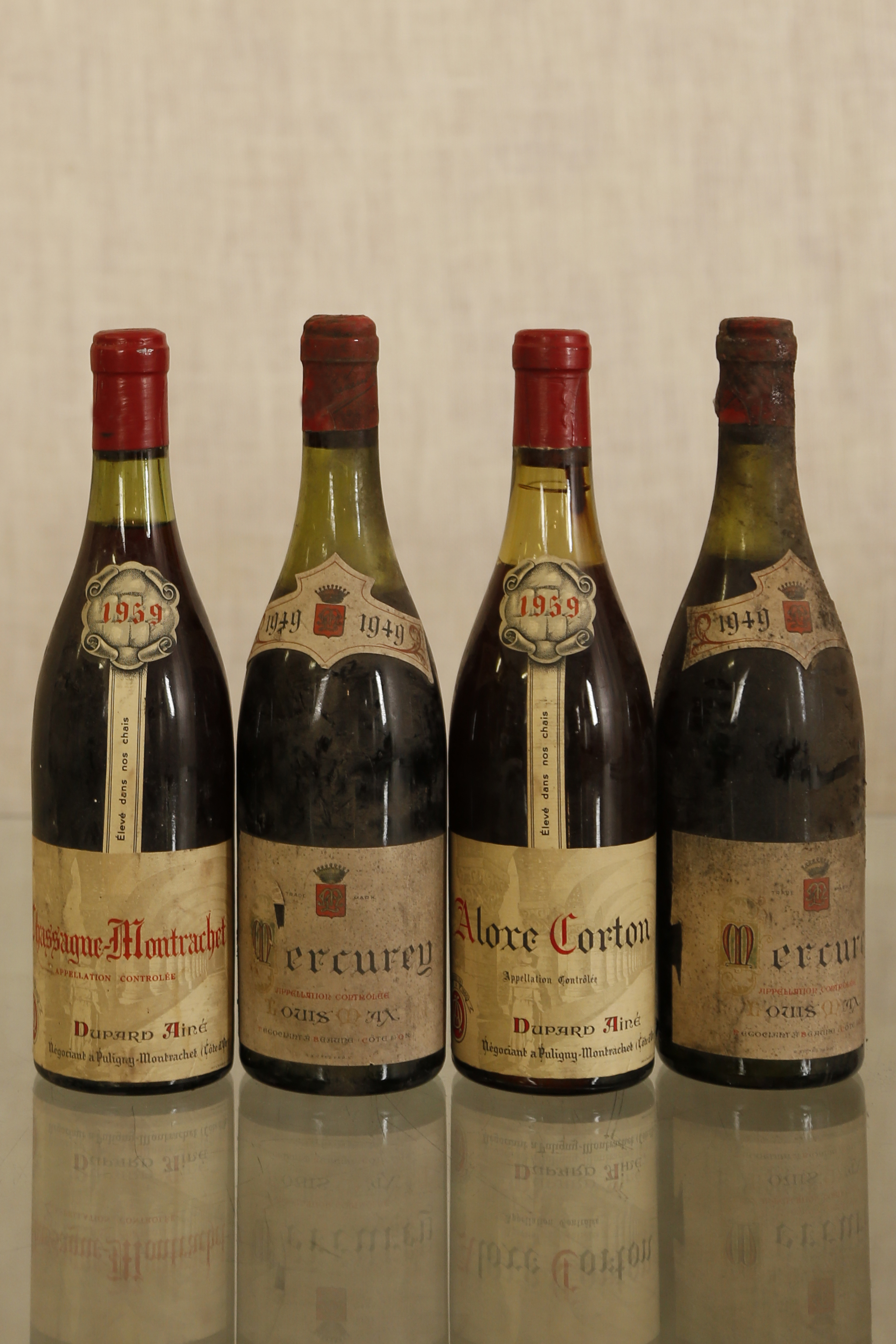 Ensemble de 4 bouteilles comprenant :