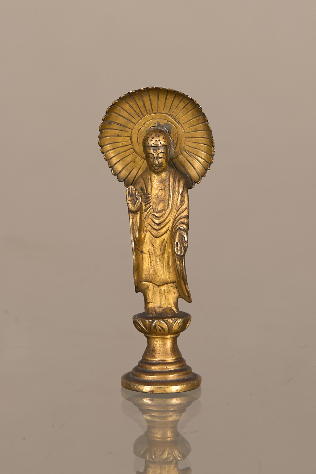 Bouddha auréolé