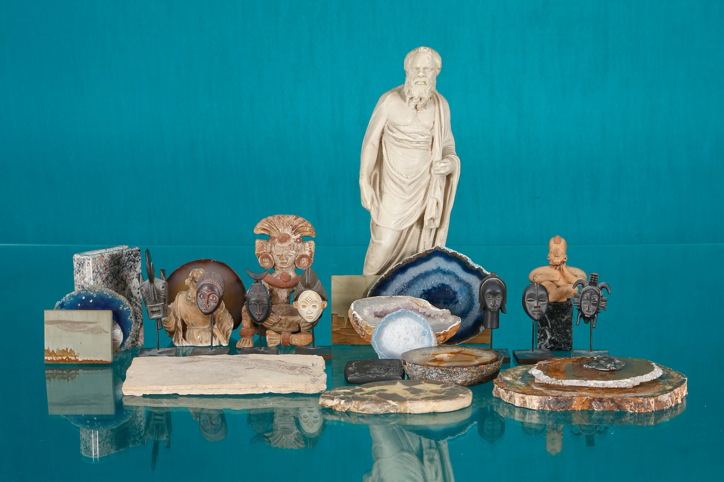 + de 25 objets de vitrine