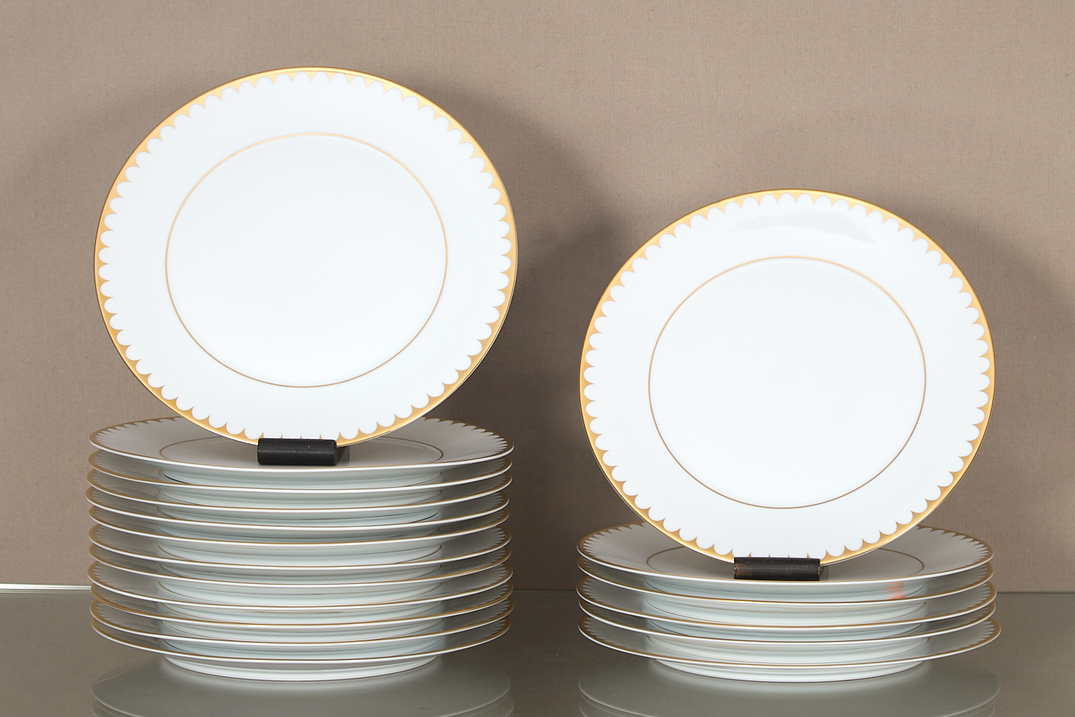 18 assiettes, modèle Aegean