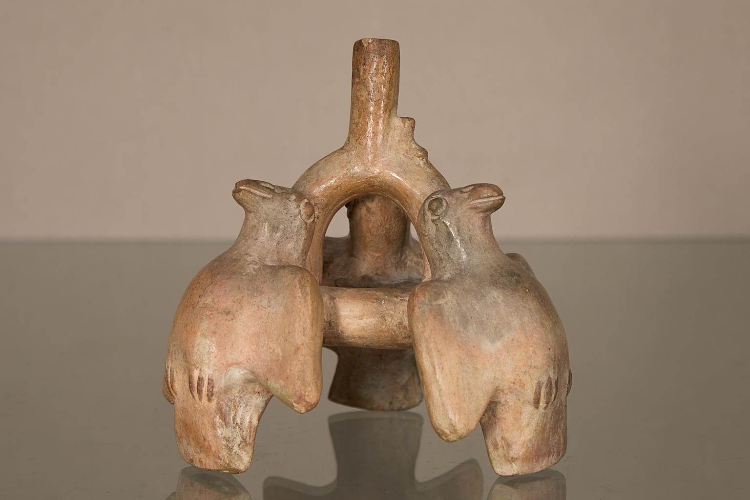 Vase zoomorphe aux oiseaux