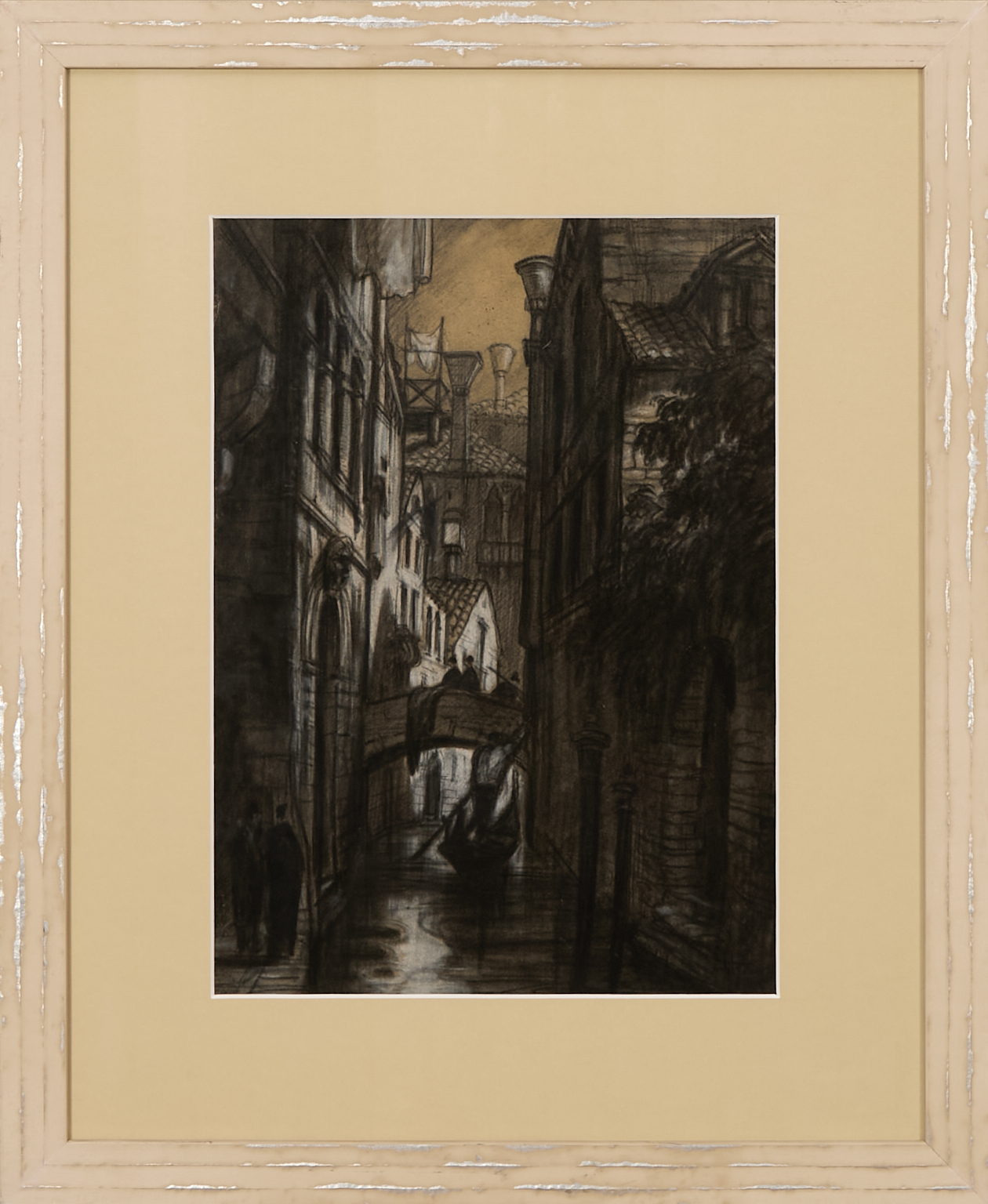Venise, petit canal, gondole au premier plan