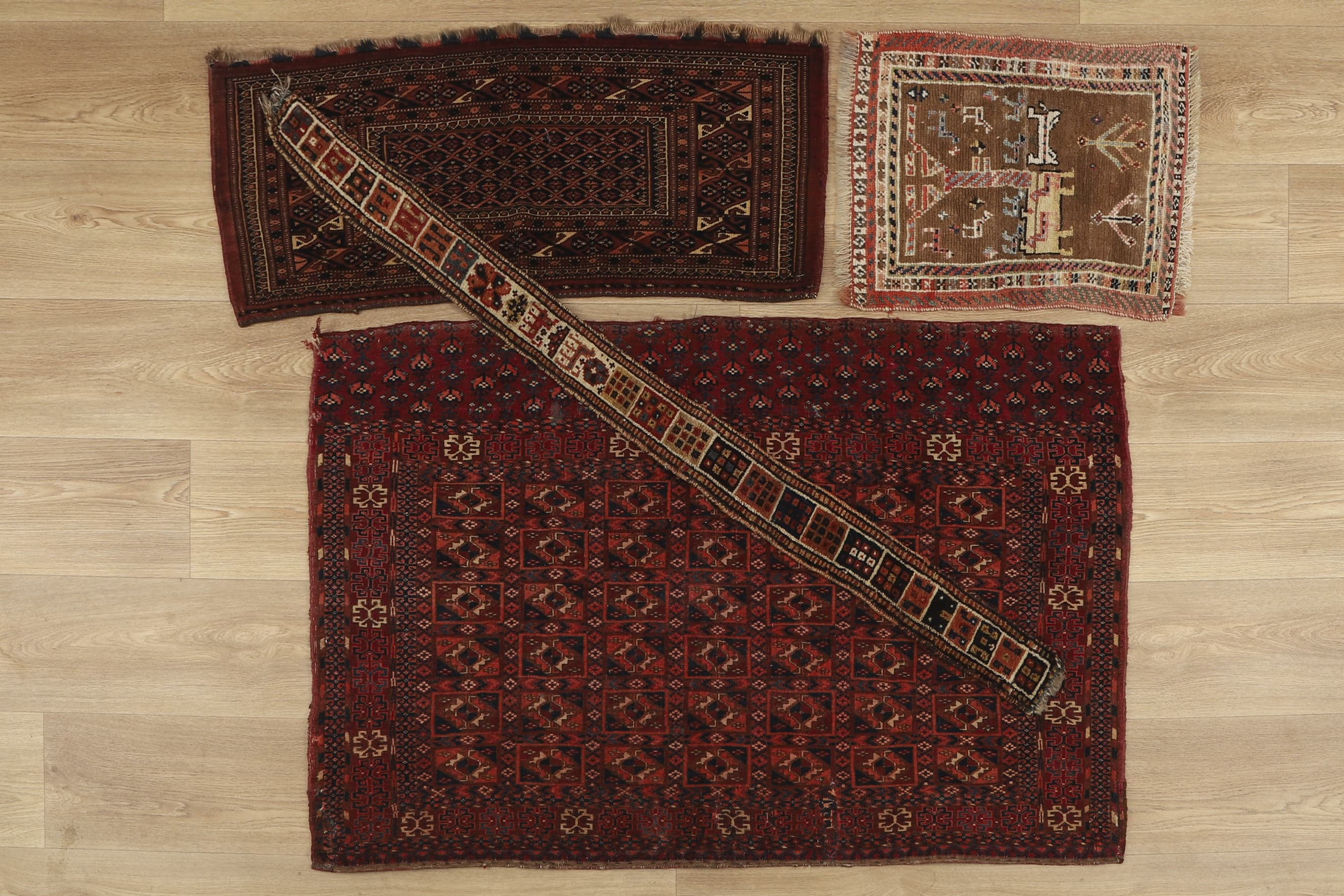 Caucase 3 petits tapis et une bordure