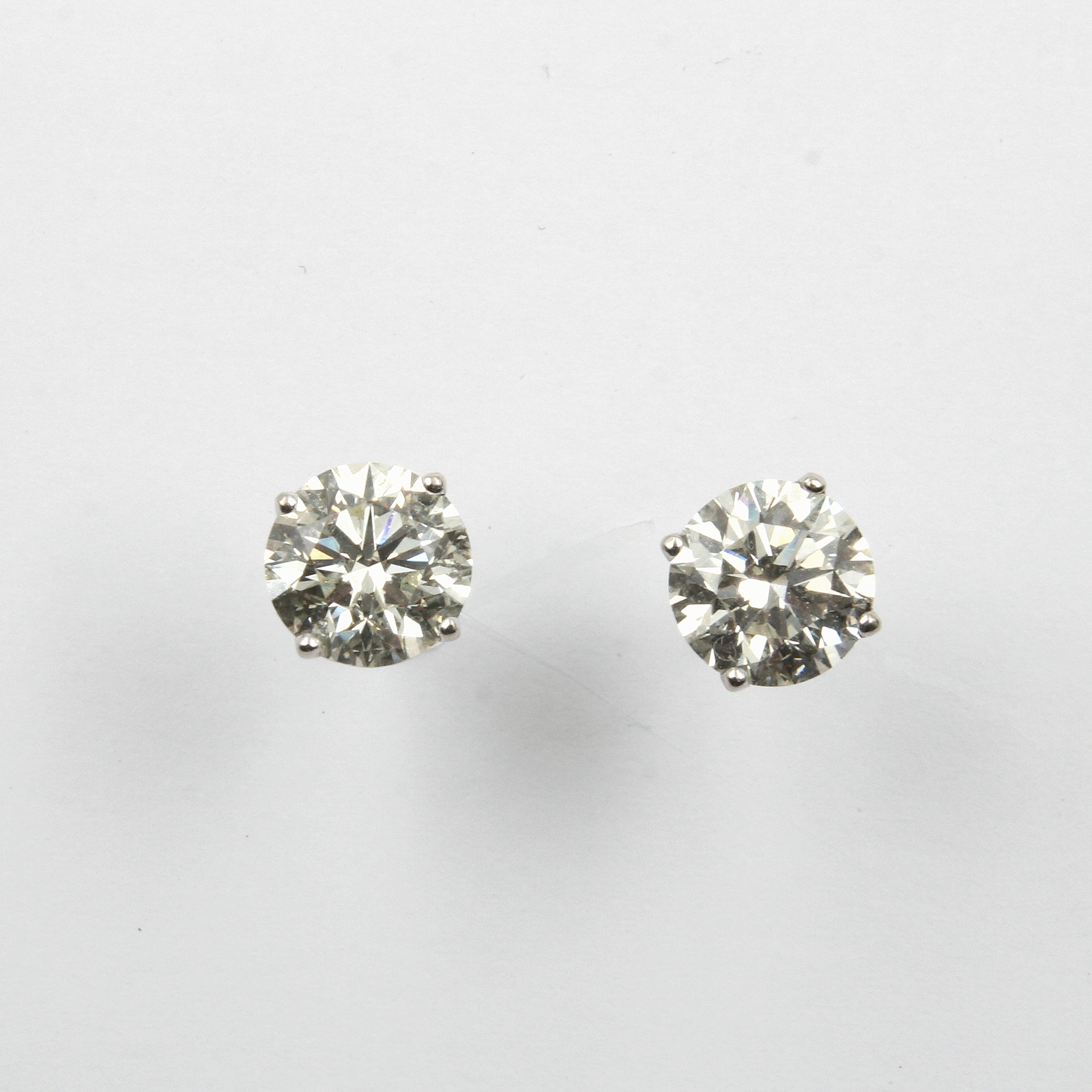 Paire de clous d'oreilles