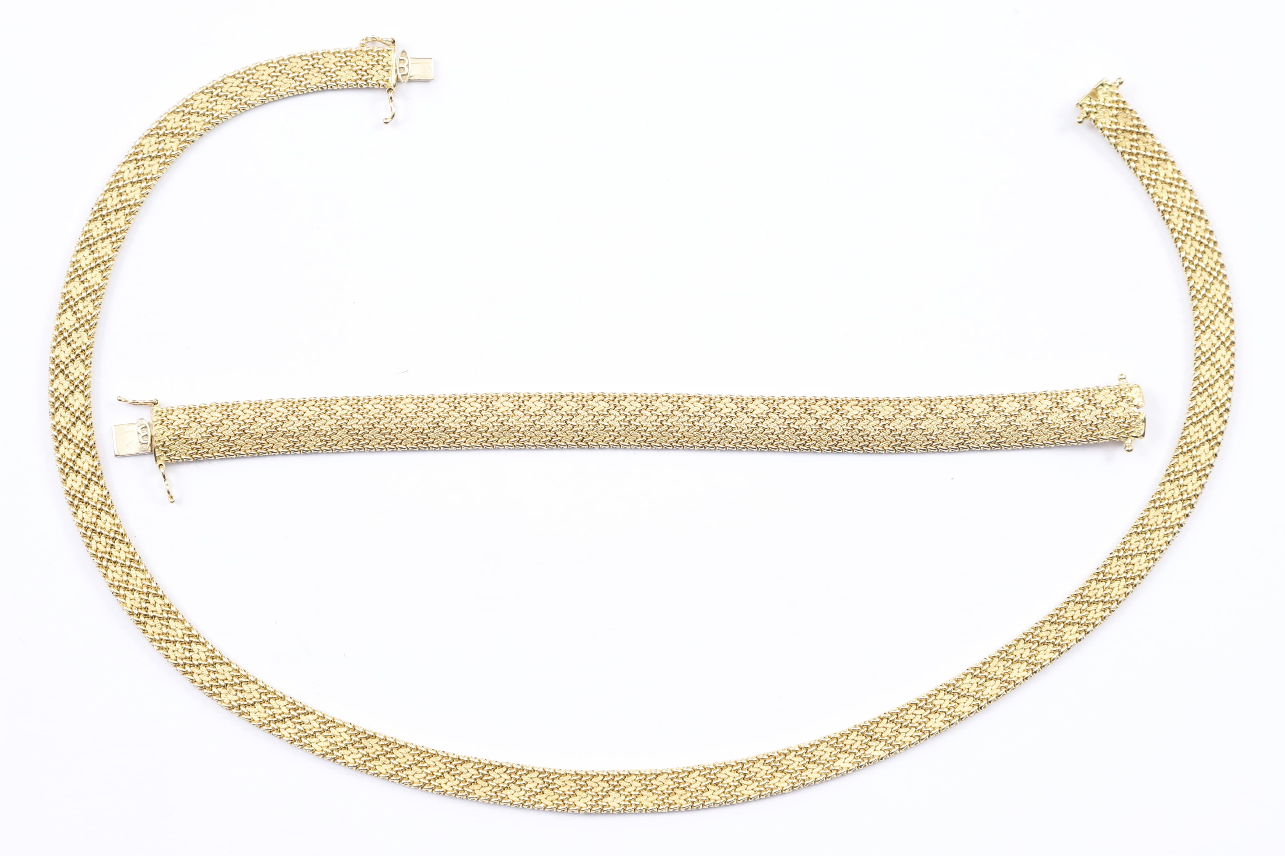 Demi-parure