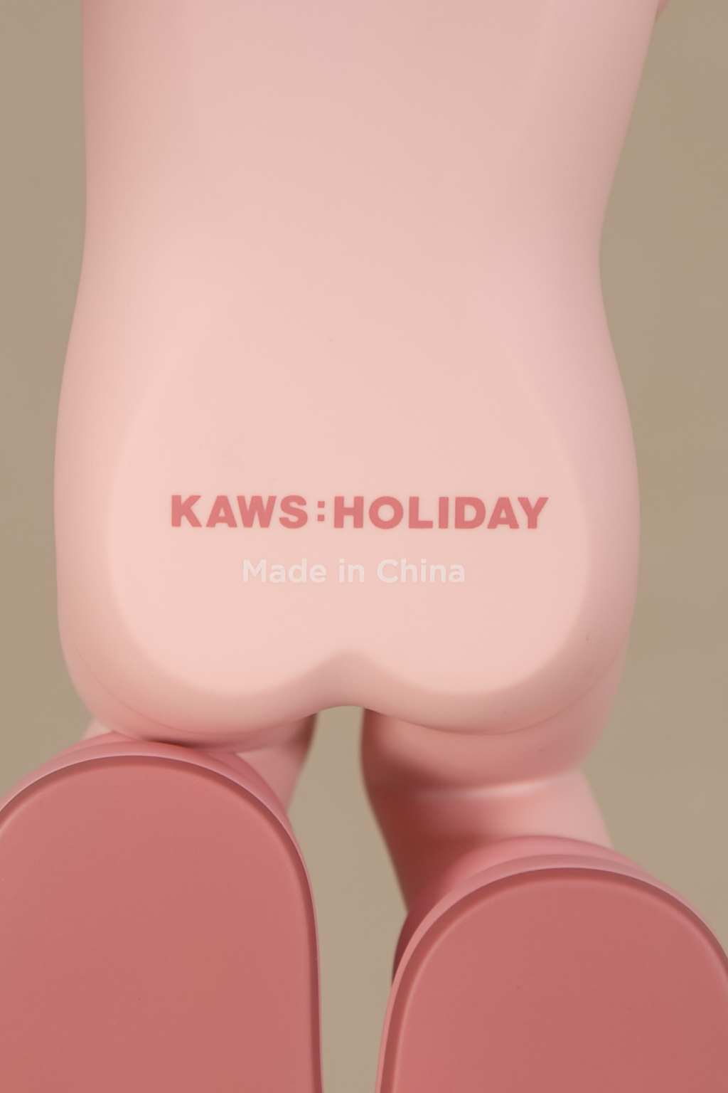 Kaws (né en 1974)