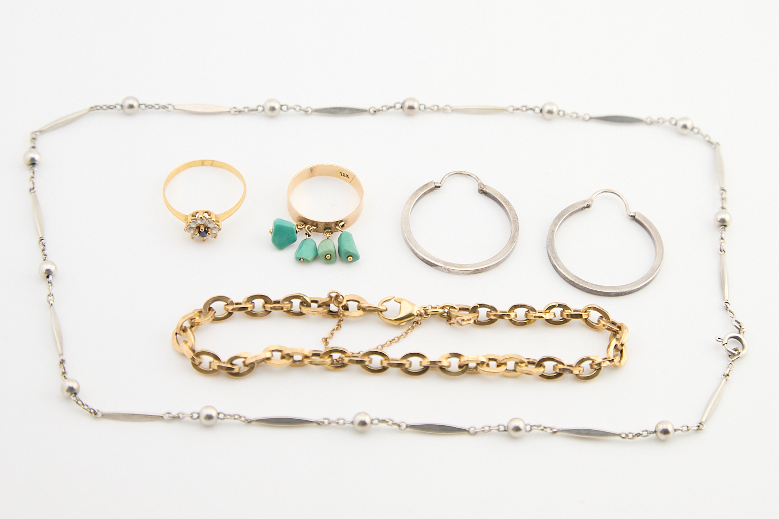 Ensemble de bijoux comprenant :