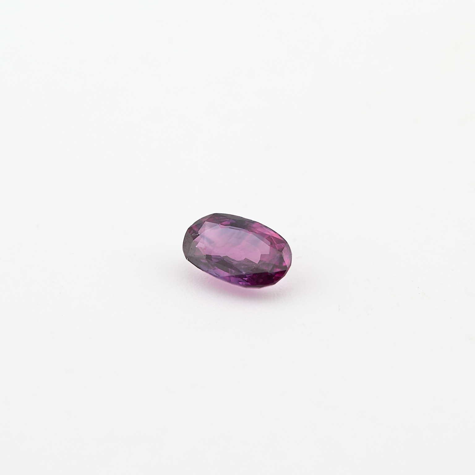 Saphir violet synthétique