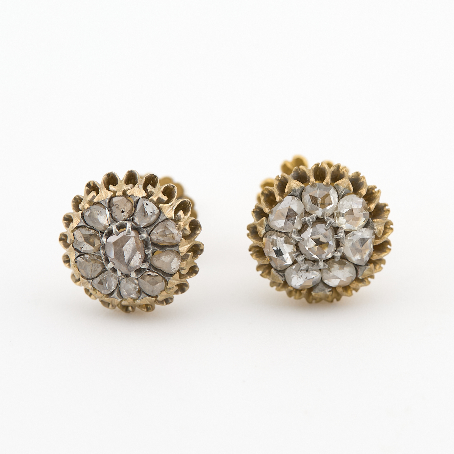 Deux clous d'oreilles