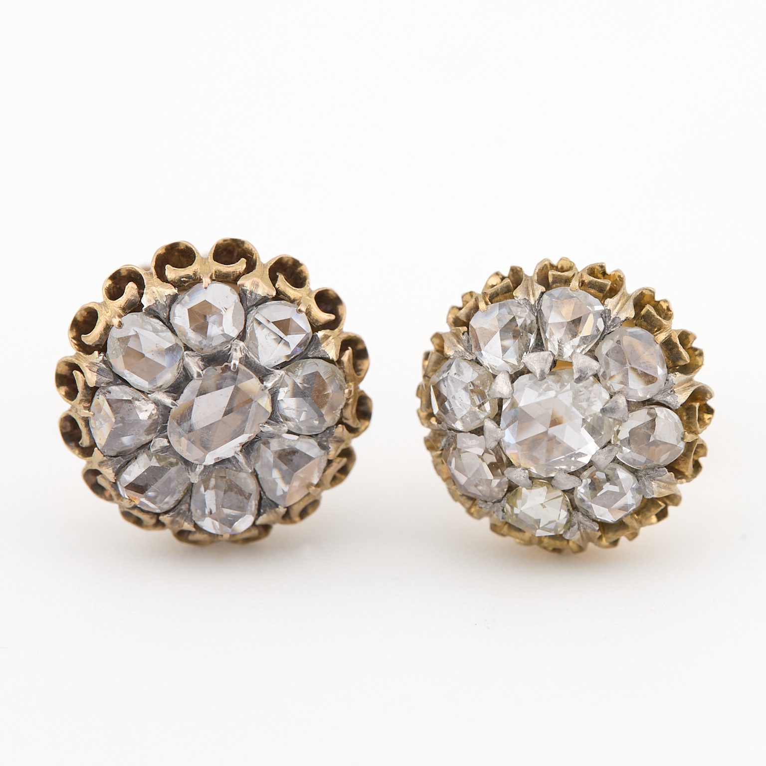 Deux clous d'oreilles