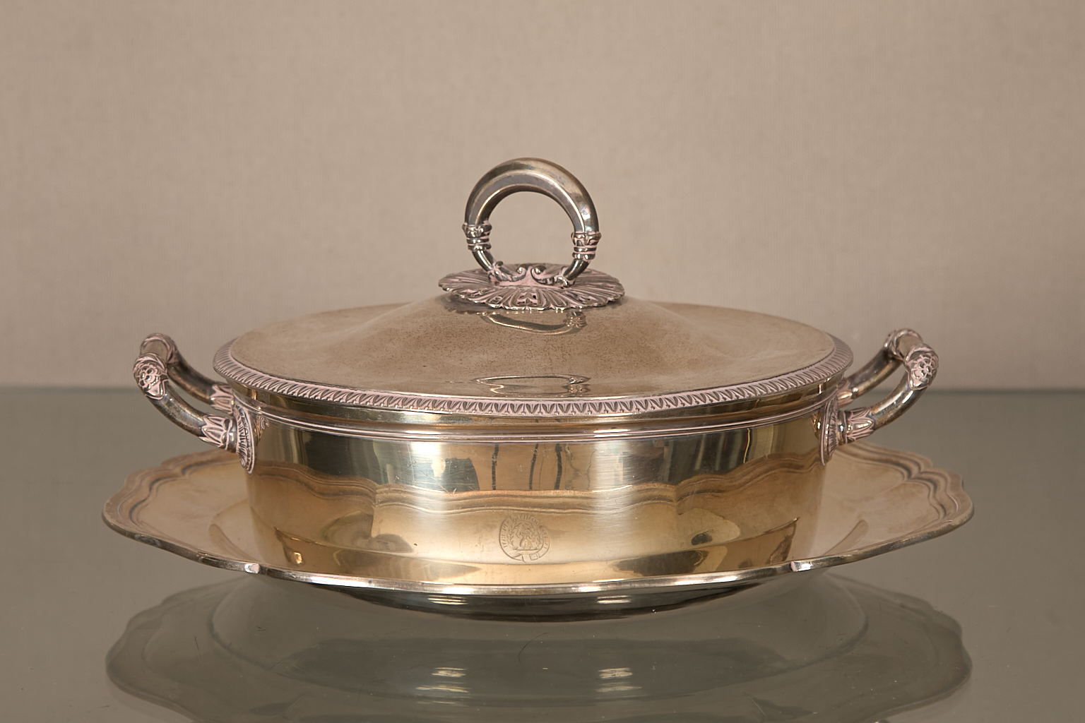 Légumier couvert et plat chantourné