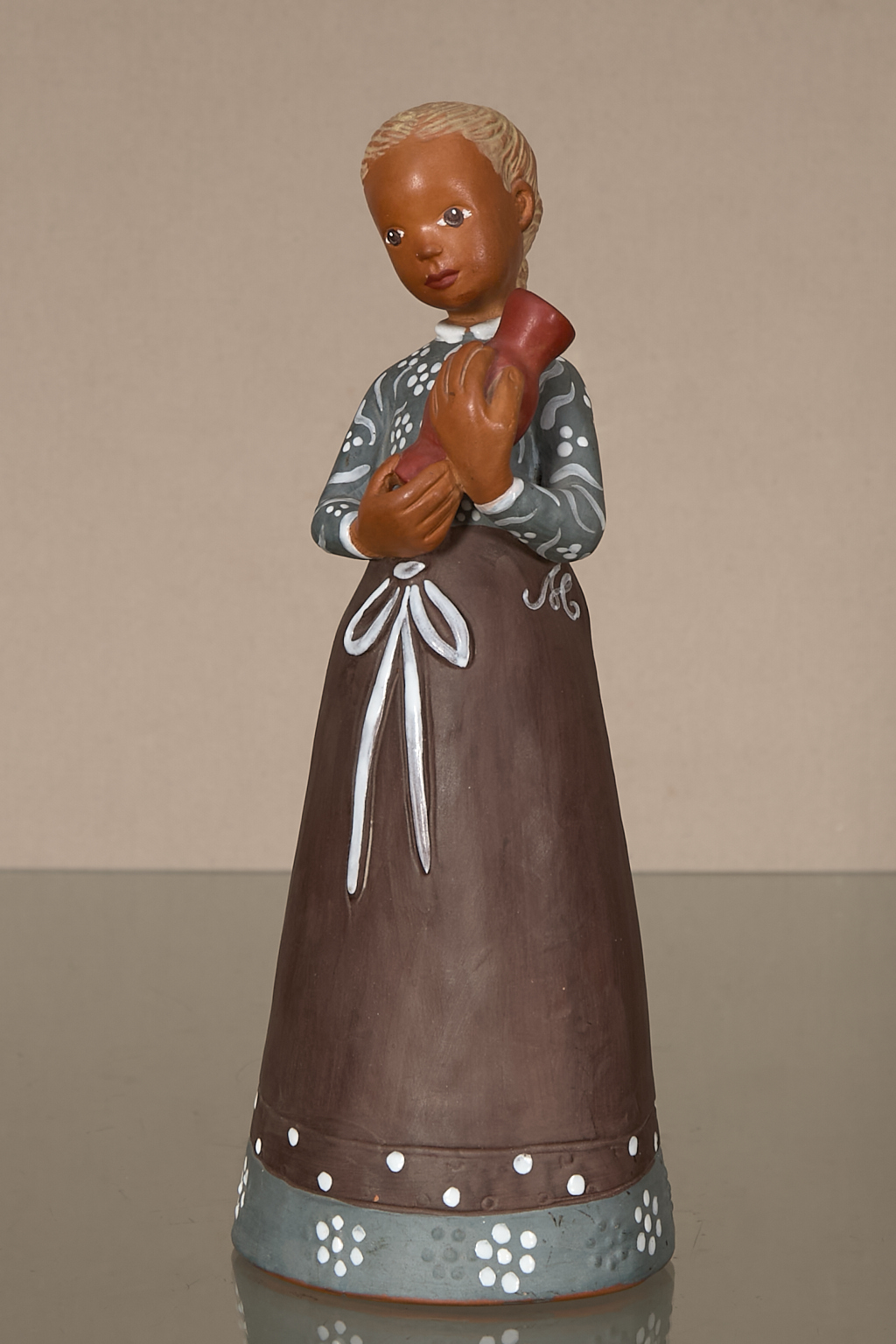 Paysanne hongroise au vase