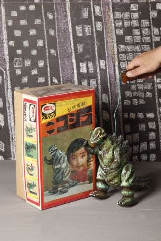 Japon Battery toy filoguidé 1968 Bull Mark...