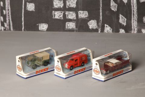 Lot divers de véhicules