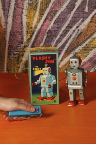 Flashy Jim the robot R7