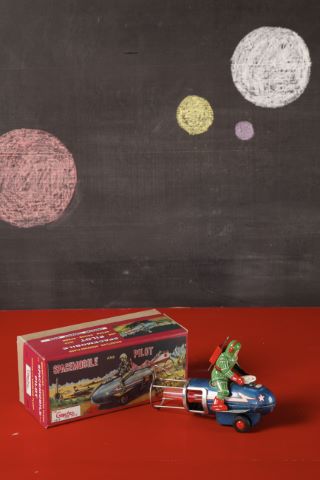Space mobile and pilot rocket