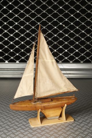 Ensemble de deux voiliers