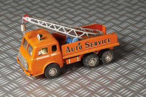 Camion de dépannage auto service