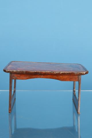 Petite table d’accouchée