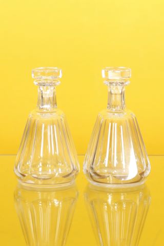 Deux carafes tronconiques