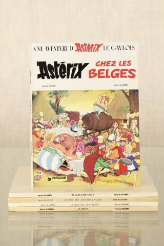 Astérix, 5 albums EO état neuf :