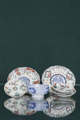 6 assiettes + 1 bol en porcelaine