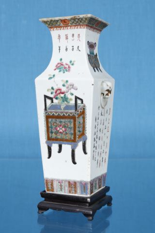 Vase quadrangulaire