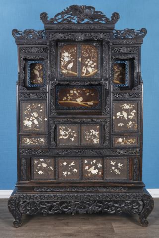 Grand cabinet