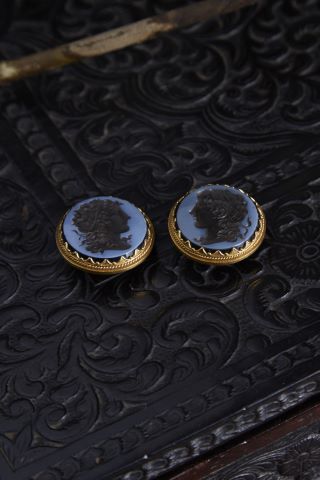 Paire de boutons