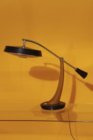 Lampe de bureau modèle 