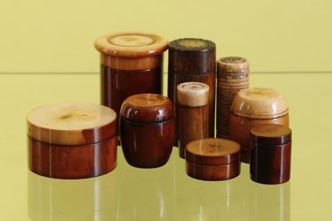 Ensemble de 9 boîtes à opium