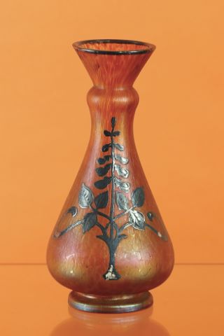 Dans le goût de Loetz Vase