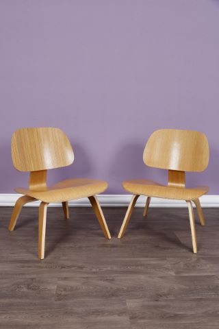 Paire de chaises modèle LCW