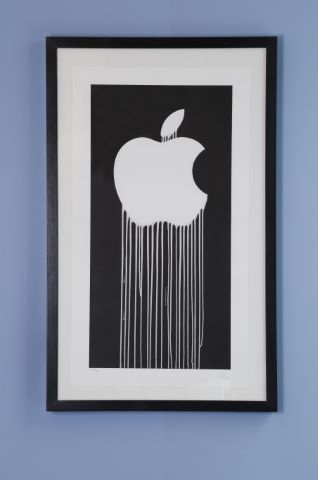 ZEVS (né en 1977) Apple liquidated