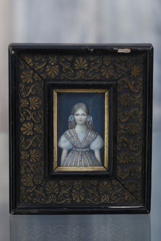 Miniature d’une jeune fille aux anglaises