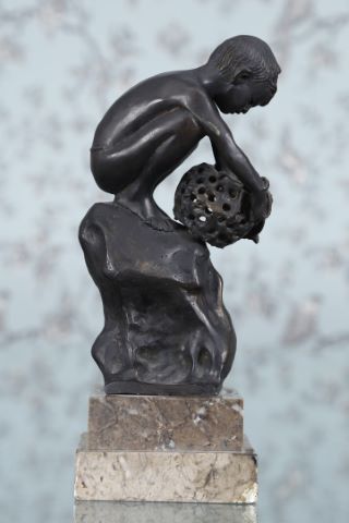 Jeune pêcheur au panier