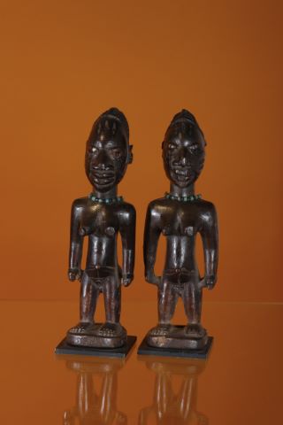 Paire de statuettes du culte des jumeaux Ibedji –...
