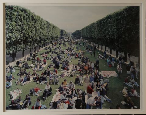 Massimo Vitali (né en 1944) Pic Nic Allée
