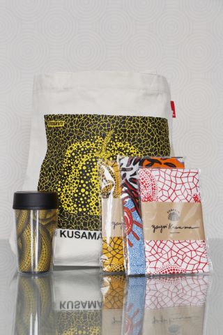 Yayoi Kusama (né en 1929) 5 produits dérivés