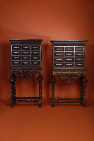 Deux cabinets pouvant former paire