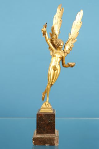 Femme ailée
