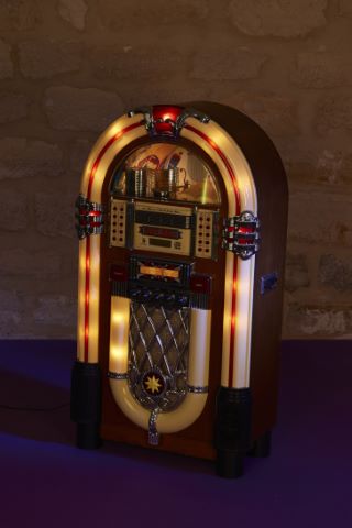 Combiné radio et lecteur de CD, en forme de juke…