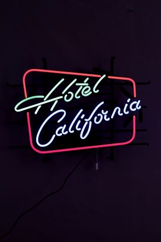 Néon Hotel California