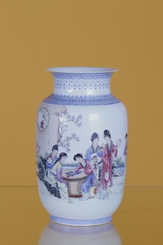 Vase de forme ovoïde à col évasé