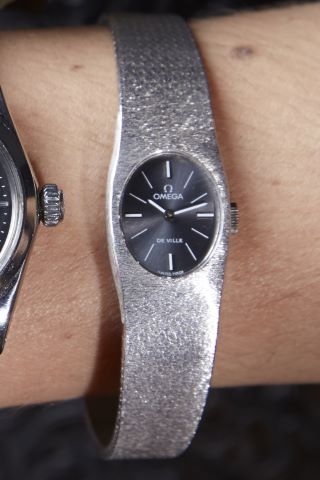 Montre de ville Omega pour dame